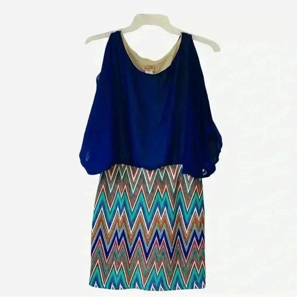 Janet Plus Blue Sheer & Chevron Print fully lined Mini Dress Size 1X - Picture 1 of 12